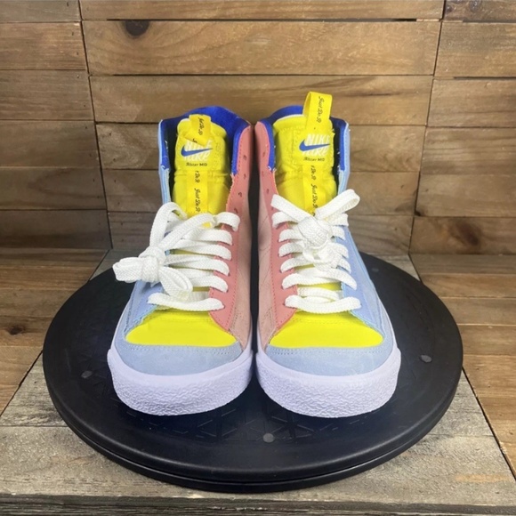 Nike Blazer Mid '77 GS Sneakers Multicolor Size 7 Women's or 5.5 Y -High Top Boy - Picture 2 of 11